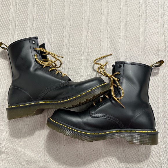 Doc Martens women’s 1460 size 9 boots, black leather, minimal wear - Picture 15 of 16